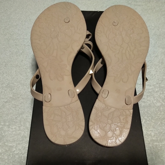 BRAND NEW Jelly Rockstud Sandals - Picture 4 of 4